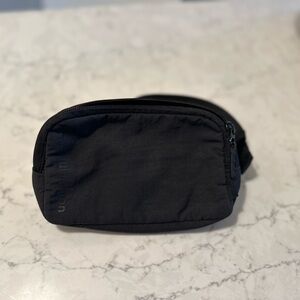 Everywhere Belt Bag Mini Black
